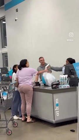 cashier mom and daughter fight|mom and daughter fight.